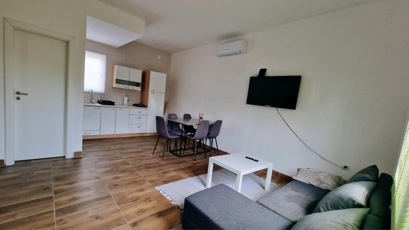 Apartman Lena Tusilovic Eksteriør billede