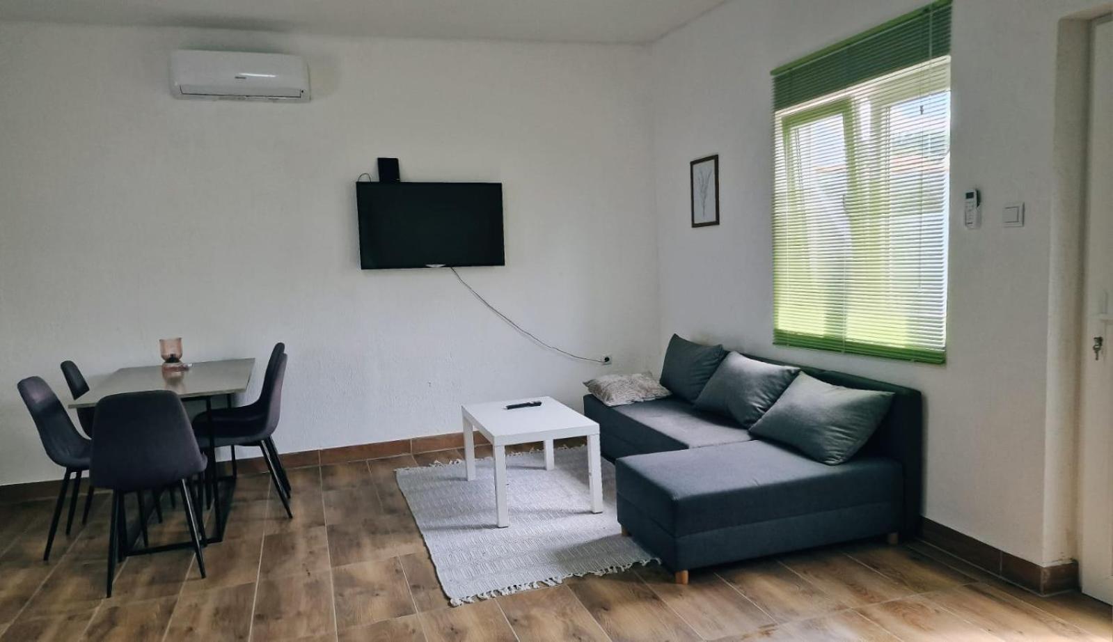Apartman Lena Tusilovic Eksteriør billede