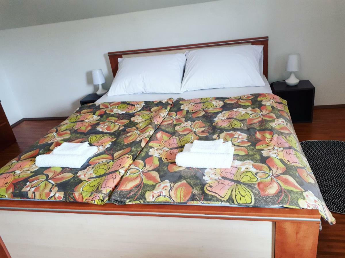 Apartman Lena Tusilovic Eksteriør billede