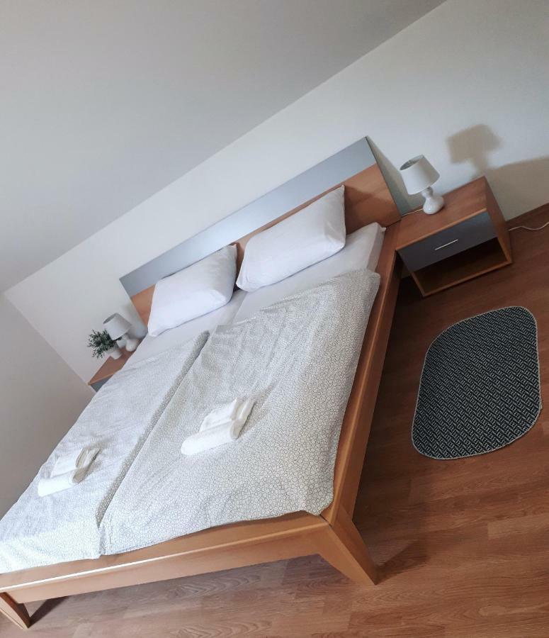 Apartman Lena Tusilovic Eksteriør billede