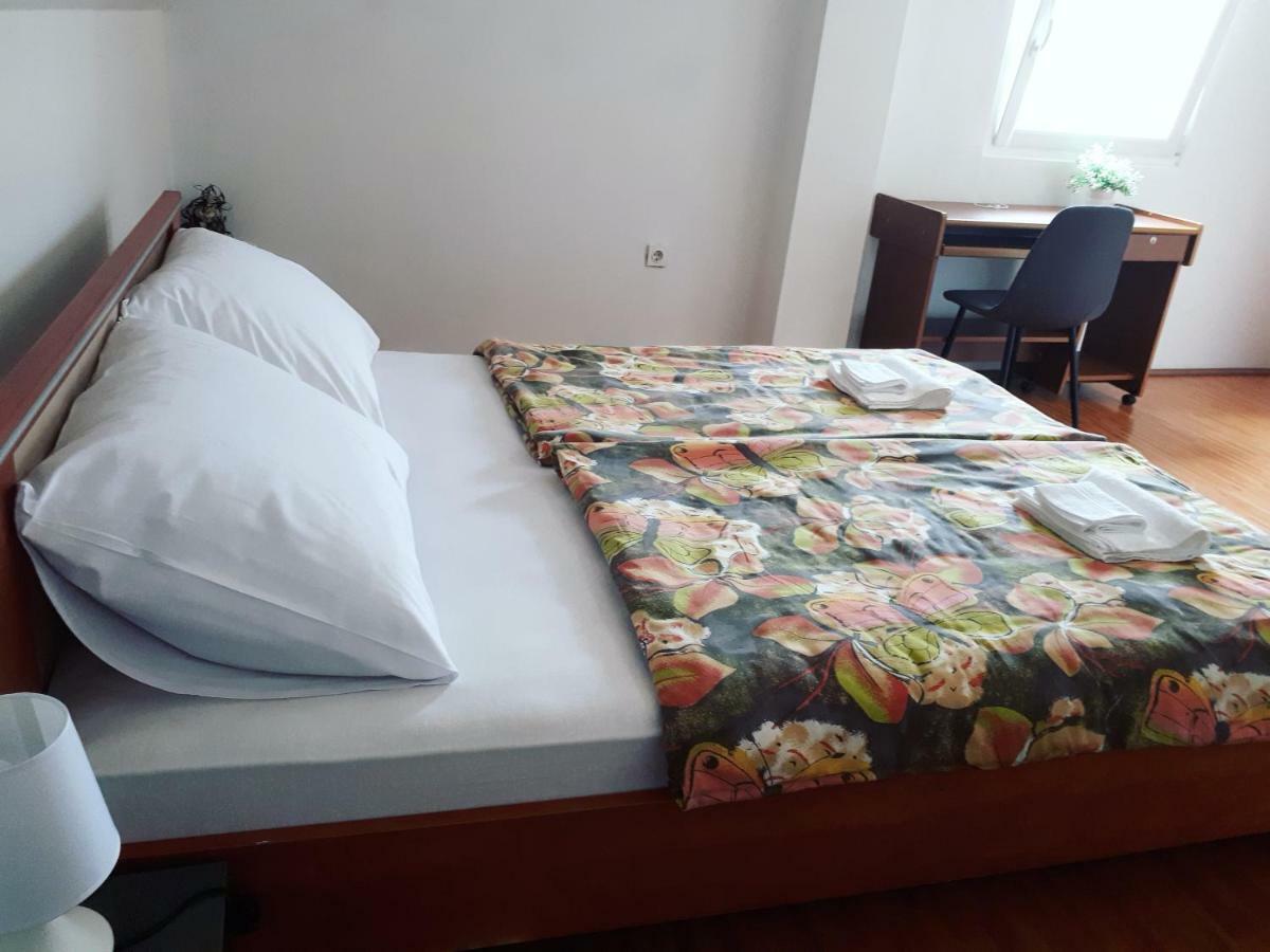 Apartman Lena Tusilovic Eksteriør billede
